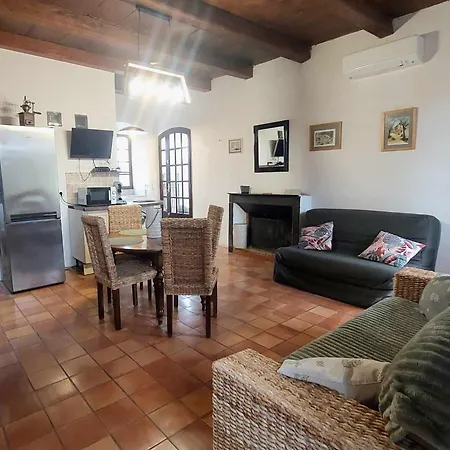 Holiday home 1st Floor In 18th Century Character House *