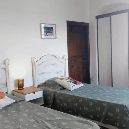 Holiday home 1st Floor In 18th Century Character House