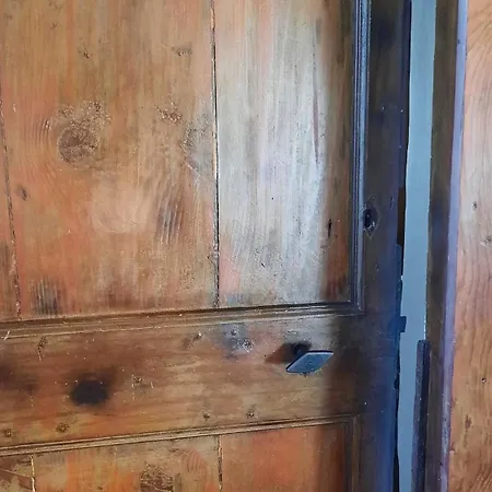 1st Floor In 18th Century Character House *