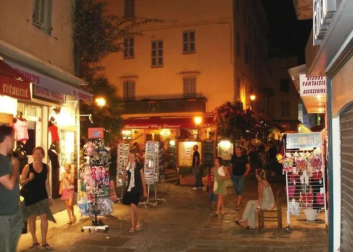 1st Floor In 18th Century Character House *